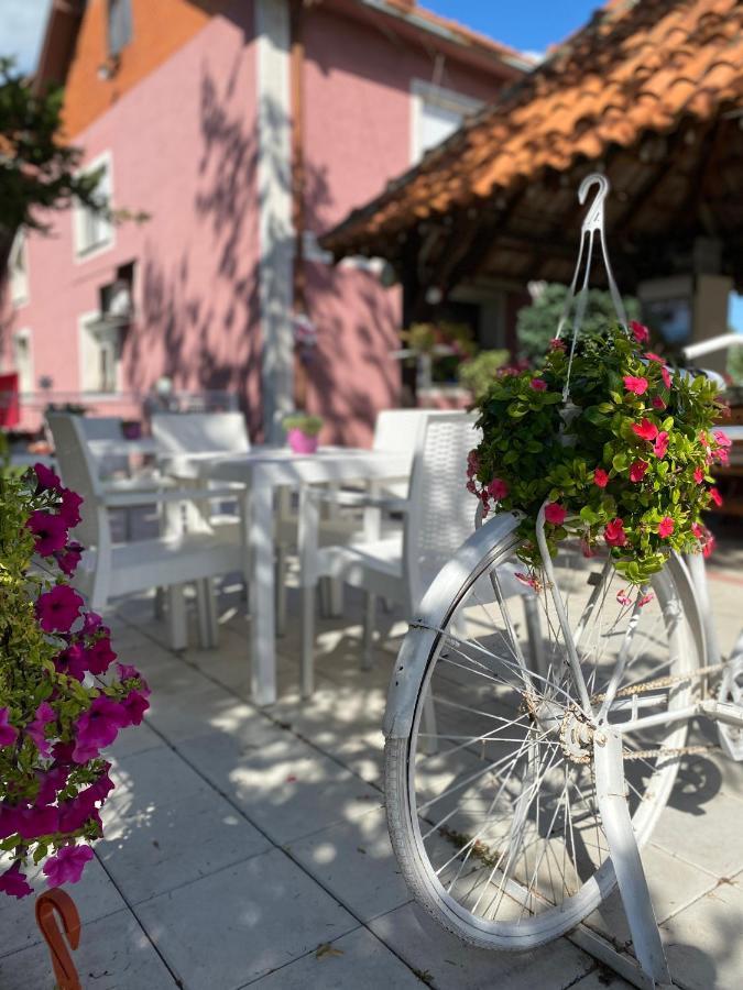 Maslina Rooms Smederevo Exterior foto